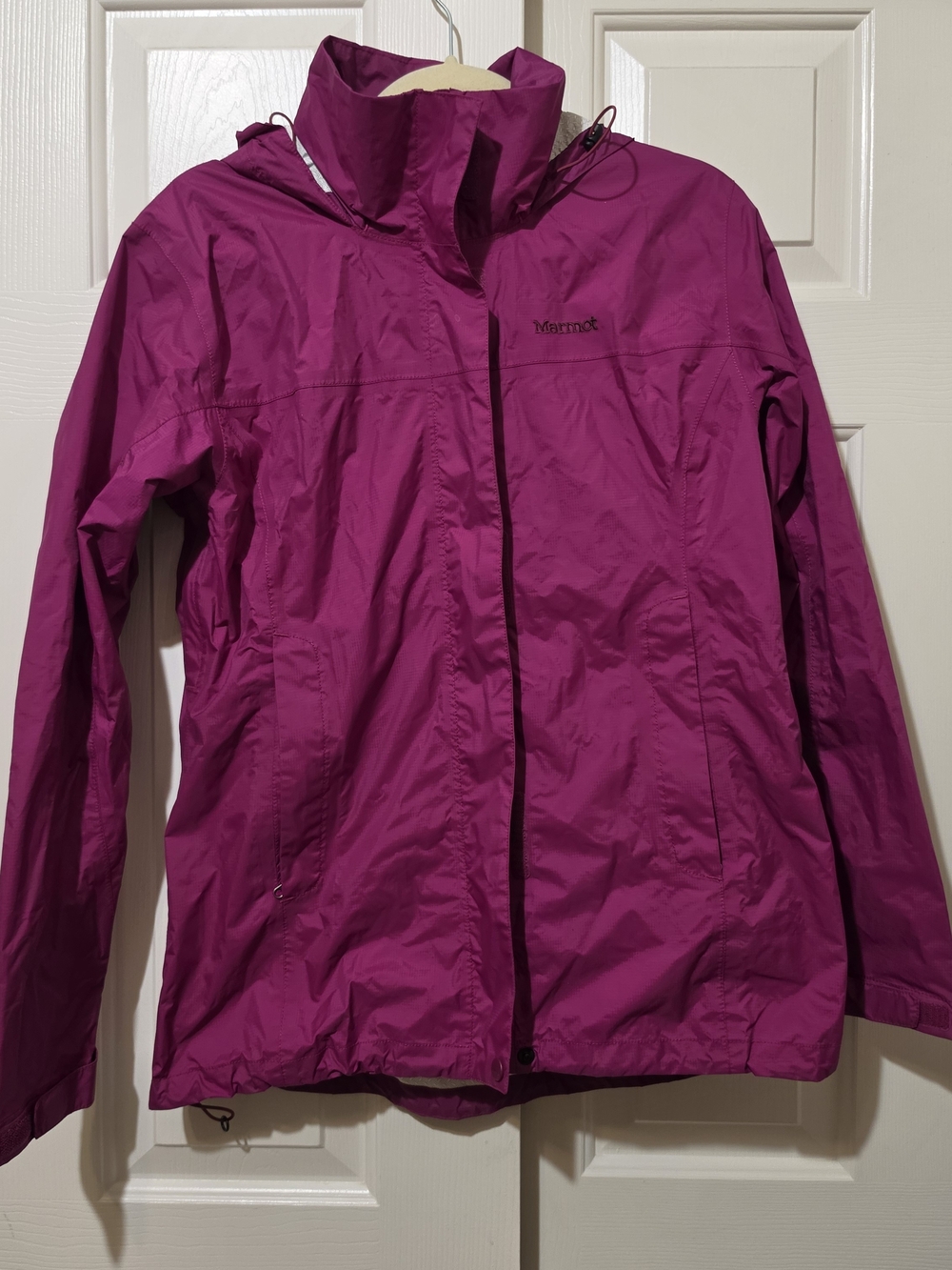 Marmot Nylon Jacket Rainwear Womens Sz M Berry Outdoor Hiking Sports
